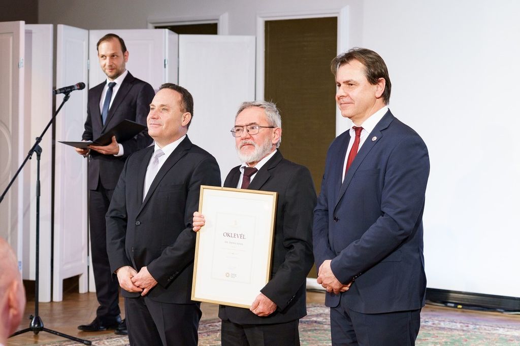 Miniszteri_elismeres_Erdesz_Adam.jpg
