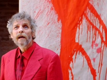 Derzsi János a darabban (A fotók forrása: www.gyulaivarszinhaz.hu)