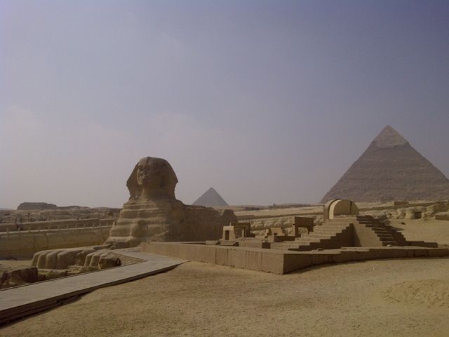 Szfinx a Kephren piramissal